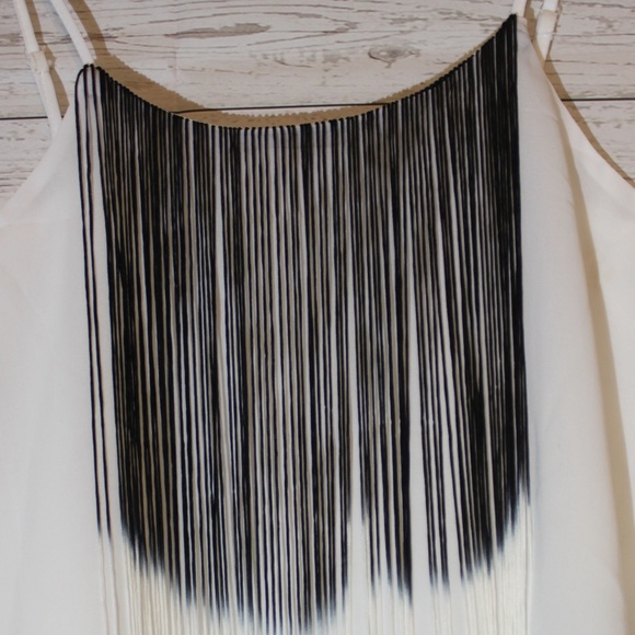 🌹BOUTIQUE🌹B+W ombré fringe chiffon top - Picture 6 of 8